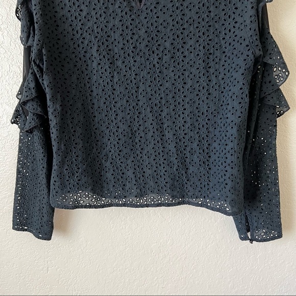 Line and dot lace ruffle long sleeve top size small - Picture 10 of 15
